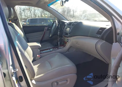 2013 Toyota Highlander Limited V6 z USA, uszkodzony, nr VIN 5TDYK3EH7DS127750